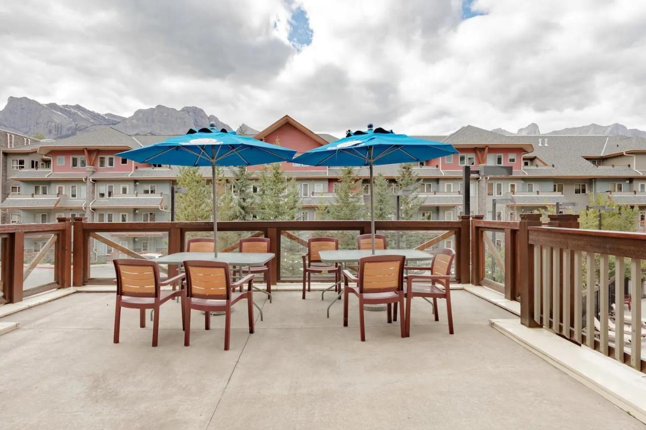 Modern Nordic 2 Bedroom Mountain View Condo Canmore Exterior photo